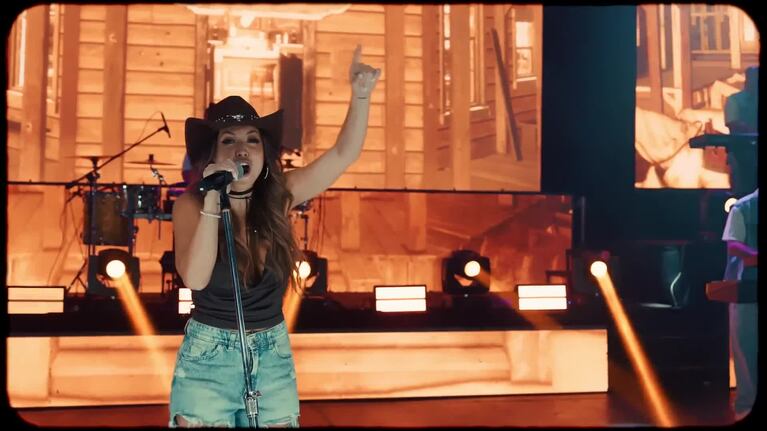 Magui Olave deslumbró con su versión cuartetera de "Pequeñeces"
