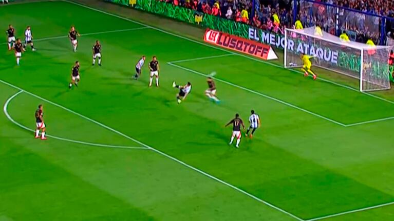 El golazo de Lautaro Martínez para el 1 a 0 de Argentina ante Perú