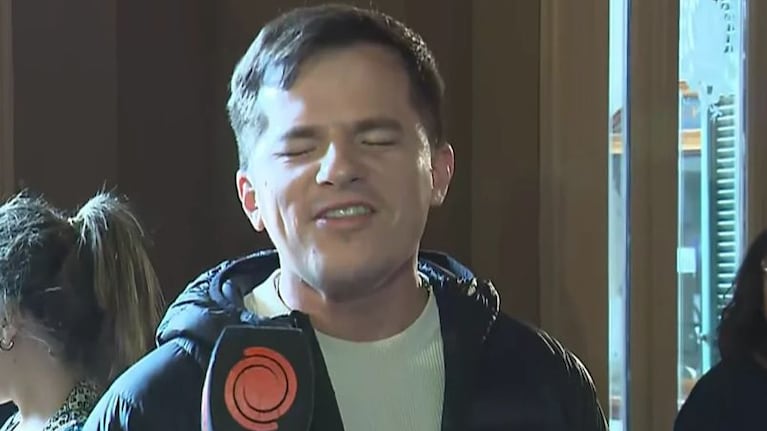 Nahuel Pennisi sorprendió a todos y cantó en la previa del Octubre Rosa de El Doce en el Teatro del Libertador