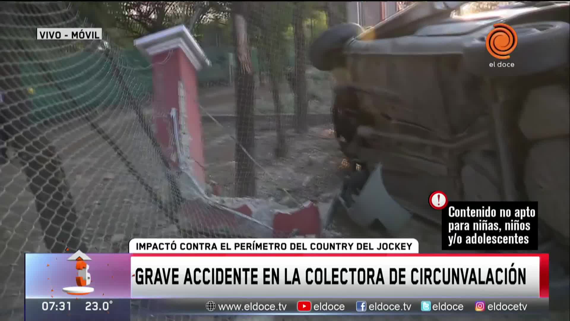 Así quedo el auto tras el accidente en colectora