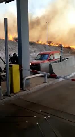 El incendio en La Calera llegó hasta el peaje de la ruta