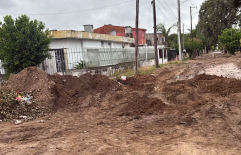 Vecinos de barrio Liceo III denuncian que las calles están en obra hace meses y nadie las termina