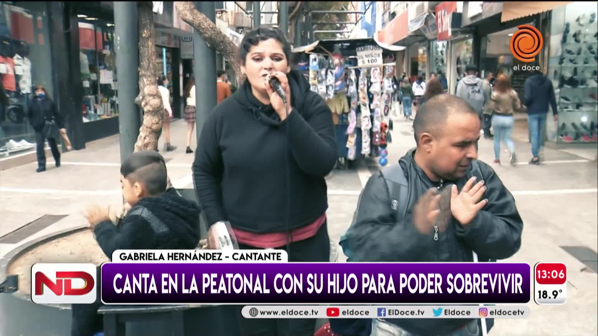 Mantiene a sus hijos cantando cuarteto