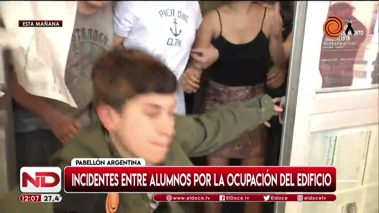 Toma Pabellón Argentina: conflicto entre padres y estudiantes 