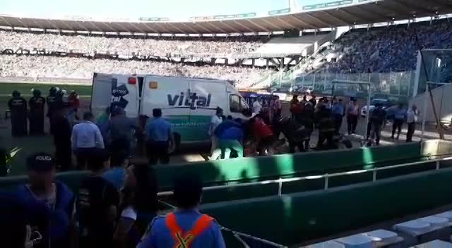 El rescate del hincha de Talleres que cayó a la fosa