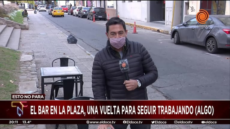 El bar en la Plaza de la Intendencia, la única forma de subsistir