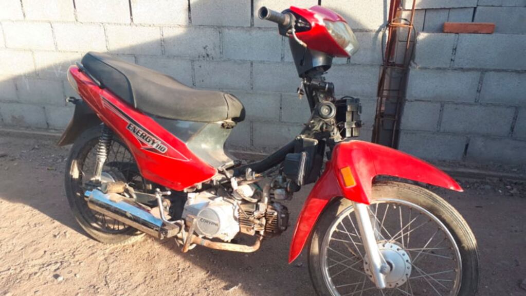Policías quedaron en situación pasiva por vender una moto incautada