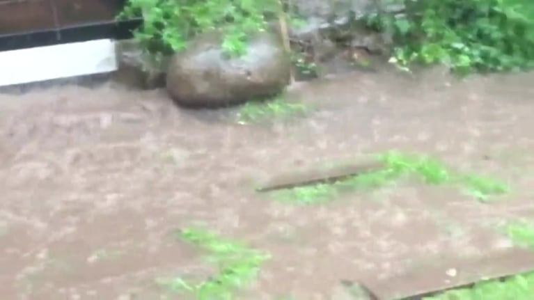 Vecinos de Villa Warcalde afectados por el temporal