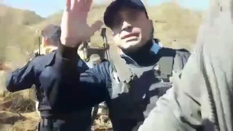 Vecinos y la Policía se enfrentaron por la autovía de Punilla