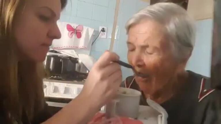 La abuela con Alzheimer que reconoce a su nieta