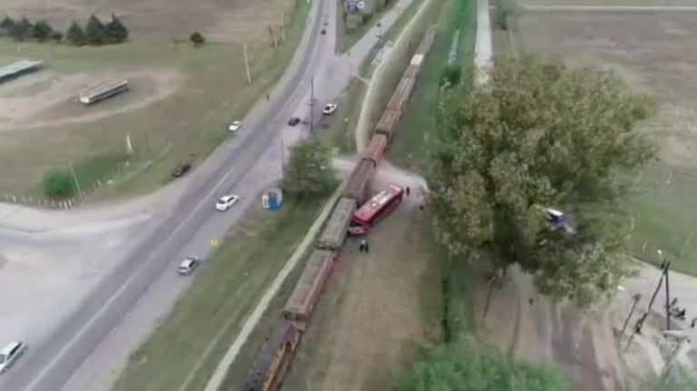 El choque tren-colectivo, desde el aire