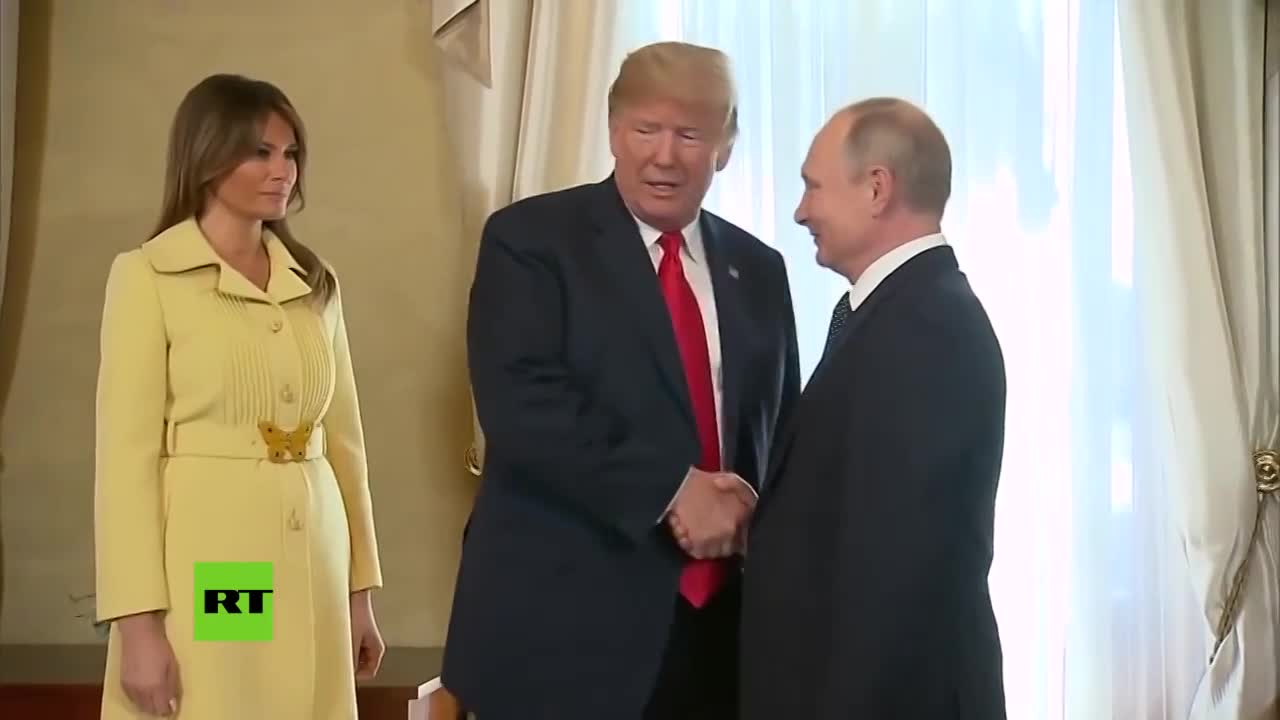 La reacción de Melania Trump tras saludar a Putin