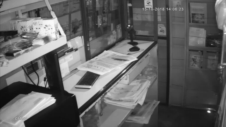 Robo registrado en un kiosco de revistas