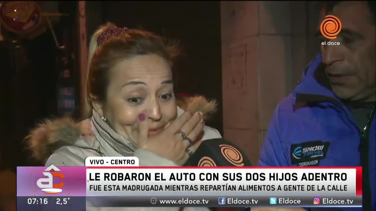 Les robaron el auto con los hijos adentro