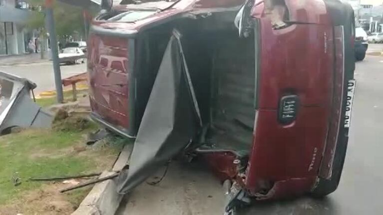 Choque y vuelco en Carlos Paz