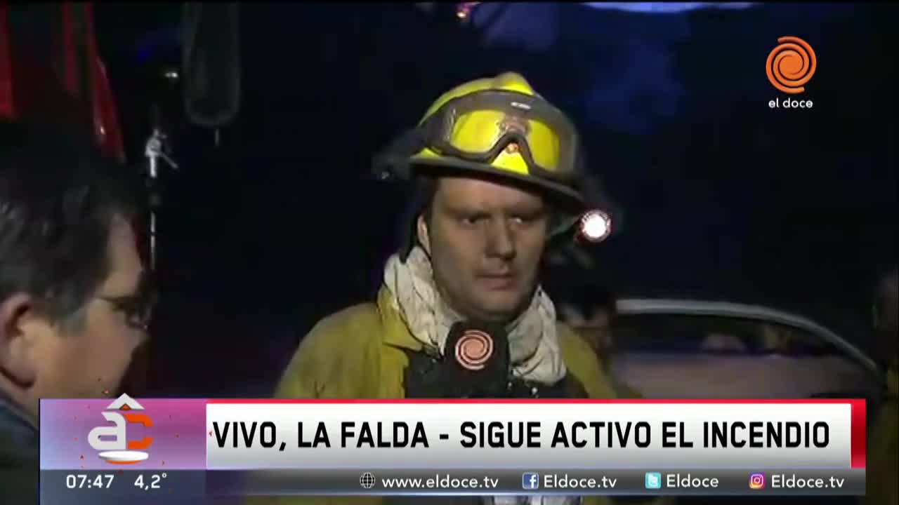 La incansable lucha de los bomberos en Punilla