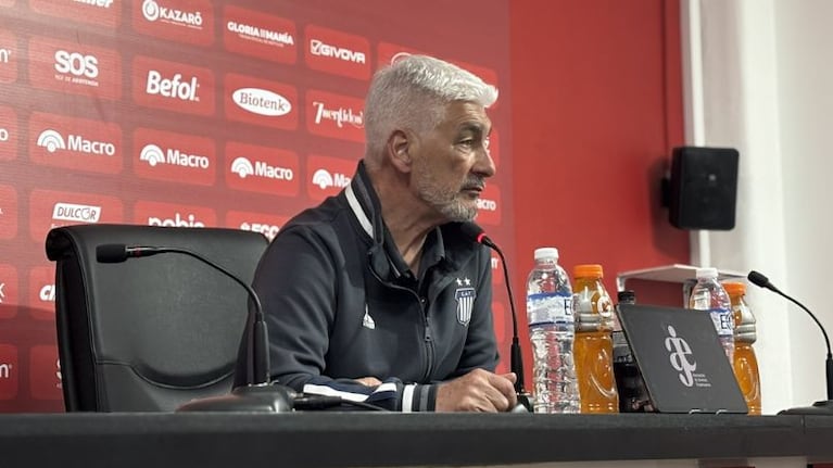 De Felippe, picante con el arbitraje tras perder el clásico con Instituto: “Herrera es un crack”