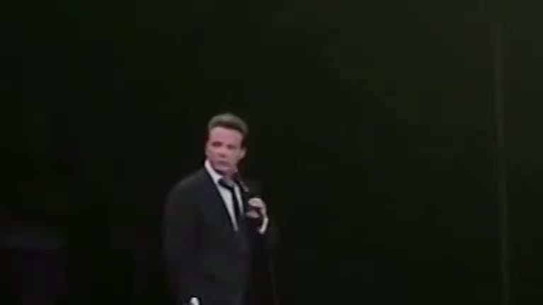 Luis Miguel no pudo contener las lágrimas en medio de un recital