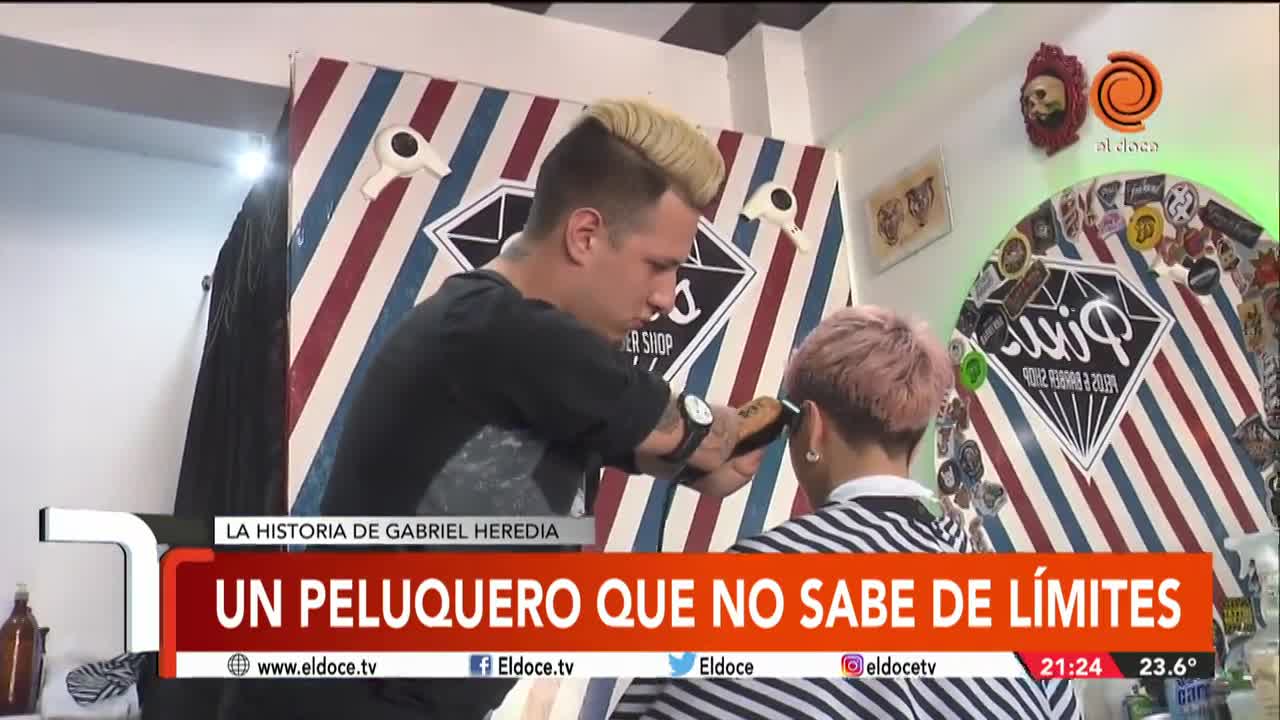 Gabriel, el peluquero y barbero sin manos que no sabe de límites