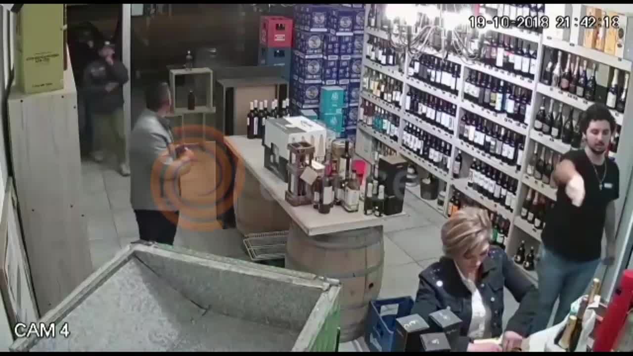 Brutal robo a una vinoteca de Villa Allende