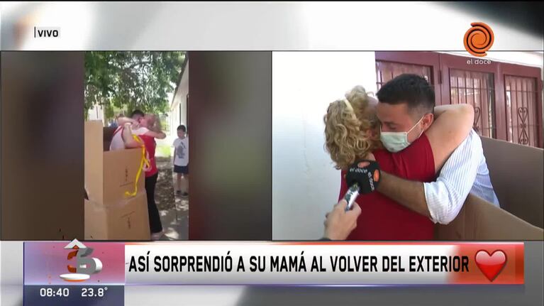 Sorprendió a la mamá al volver "en una caja"