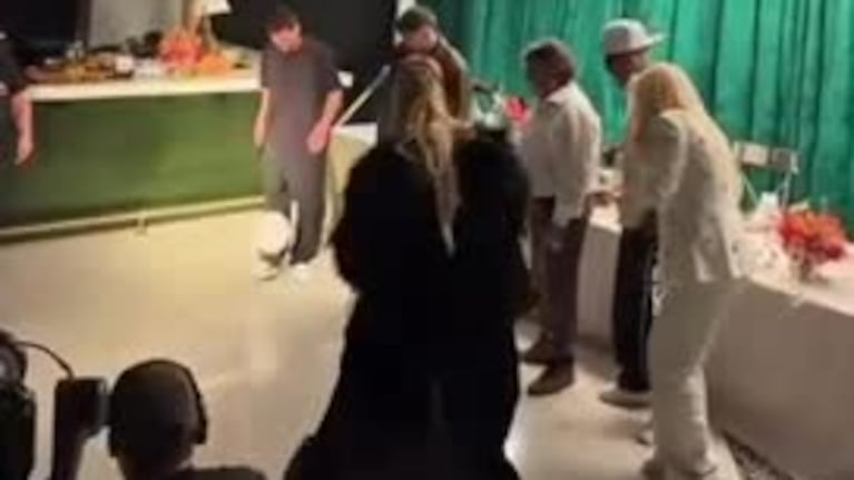 Messi haciendo jueguitos con Susana Giménez y Tini