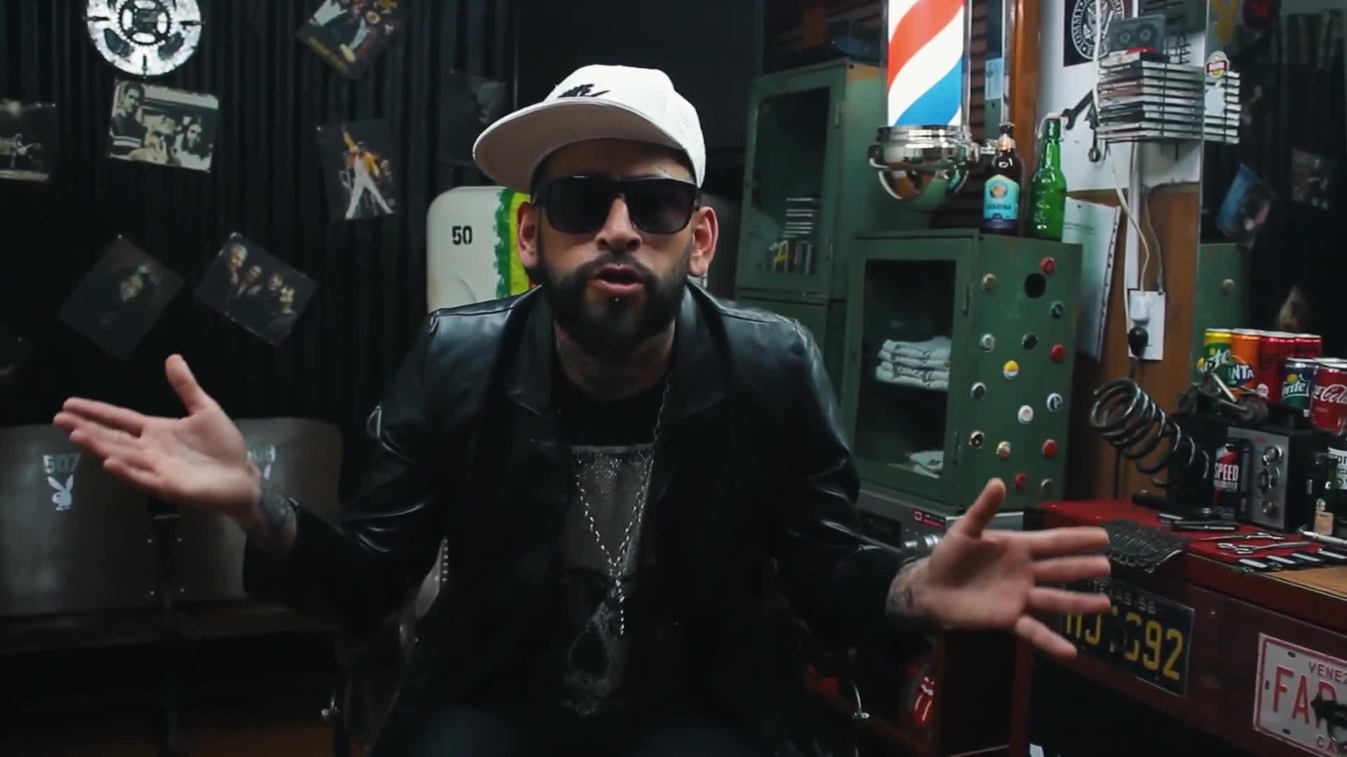 "Cruel demonio", el primer video del doble de Ulises