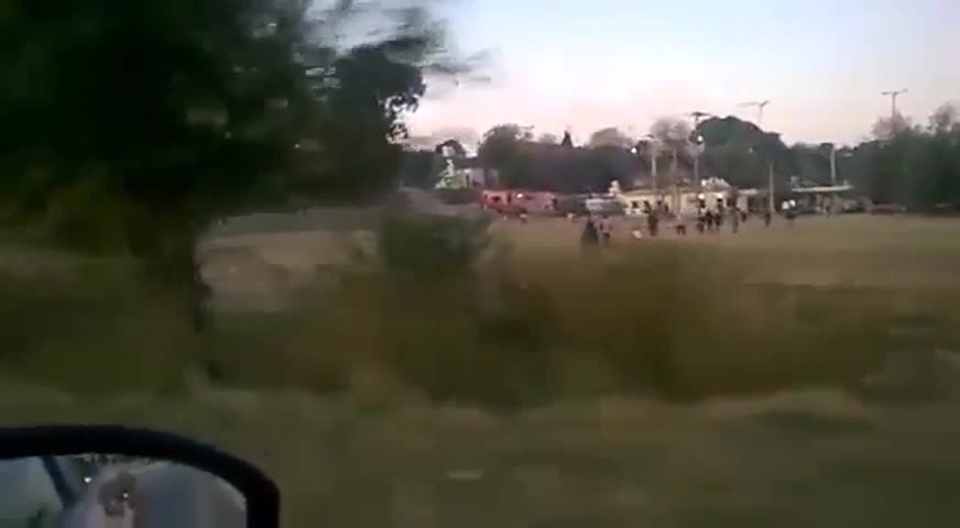 Un torneo de fútbol al lado de la comisaría