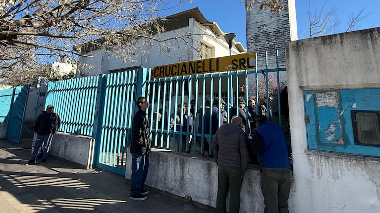Una autopartista de Córdoba cerró sin aviso y los empleados quedaron en la calle