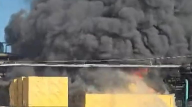 Voraz incendio en la planta de Arcor en Arroyito