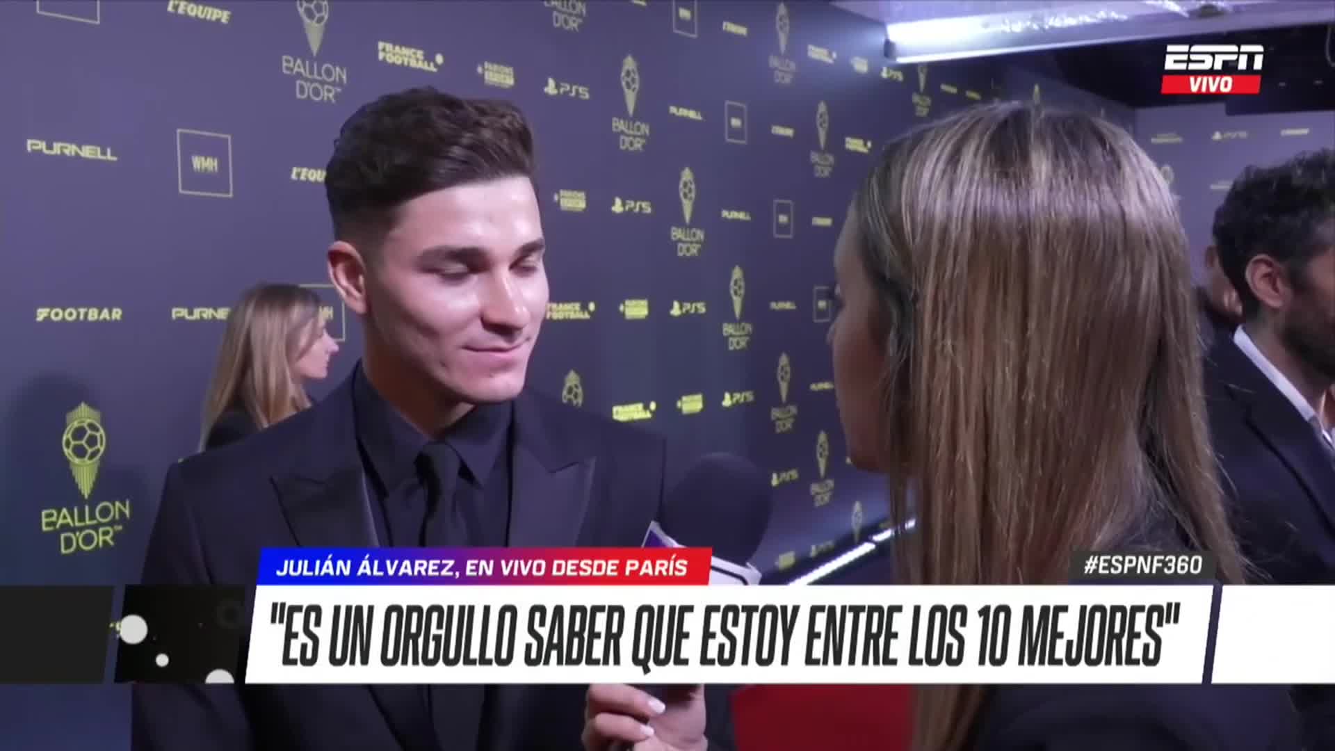 La llegada de Julián Álvarez y su novia al Balón de Oro