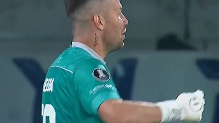 La tremenda atajada de Guido Herrera para asegurar la victoria de Talleres ante Sao Paulo