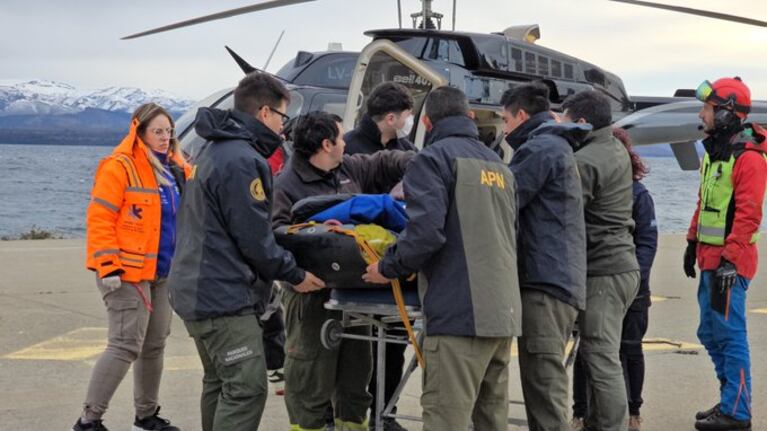 El rescate en helicóptero al cordobés atrapado por una avalancha en Bariloche