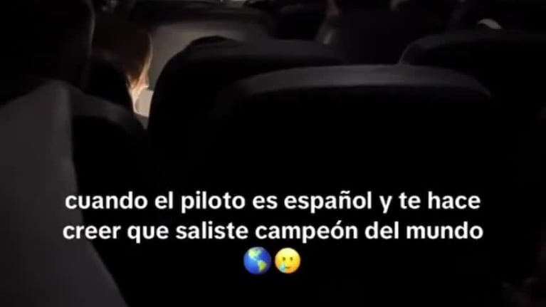 un piloto español le hizo creer a pasajeros argentinos que habían ganado el Mundial