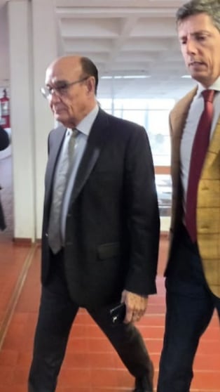 Los aplausos a González en la puerta de tribunales
