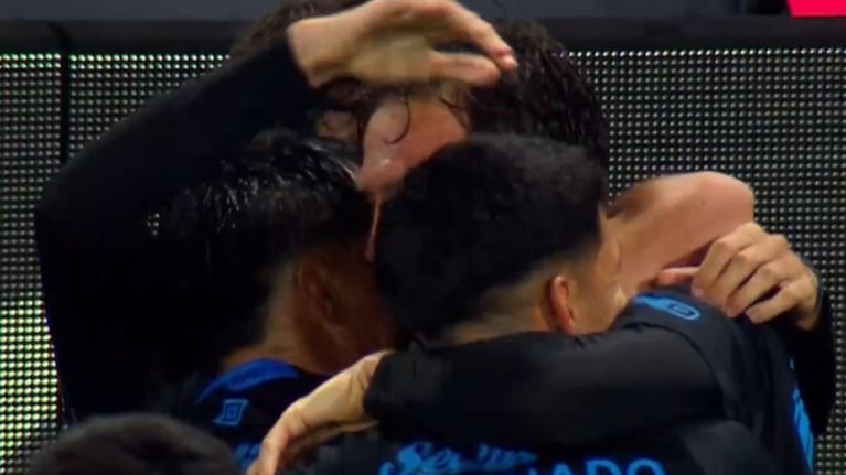 Pared con el Chino Zelarayán y golazo: el 2 a 0 del Mudo Vázquez para Belgrano ante Racing