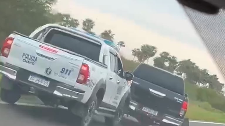 Persecución de película por una camioneta robada