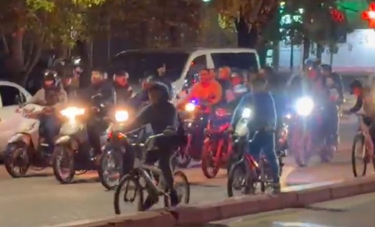 Velorio tumbero y caravana de motos: así fue el último adiós a Tomás en barrio Pueyrredón