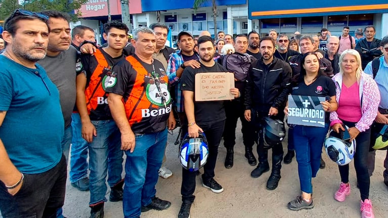 Motociclistas asediados por los ladrones: el reclamo por seguridad y el dolor por el crimen en Yofre Norte