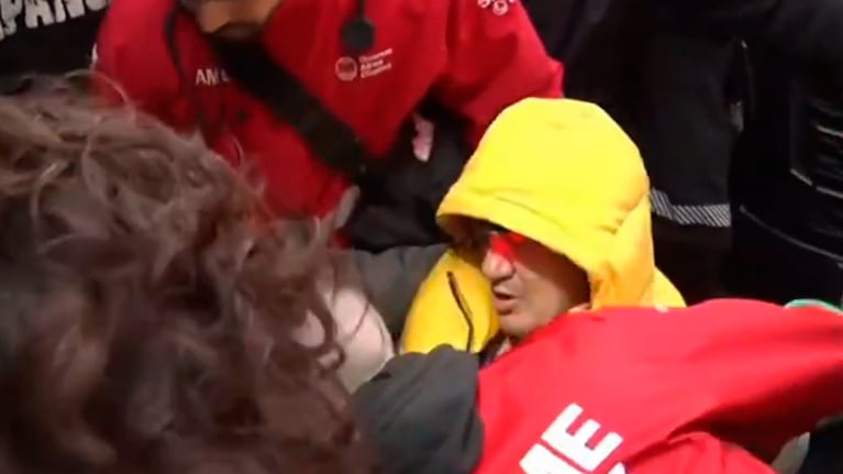 Pity Álvarez fue retirado de Tribunales en ambulancia