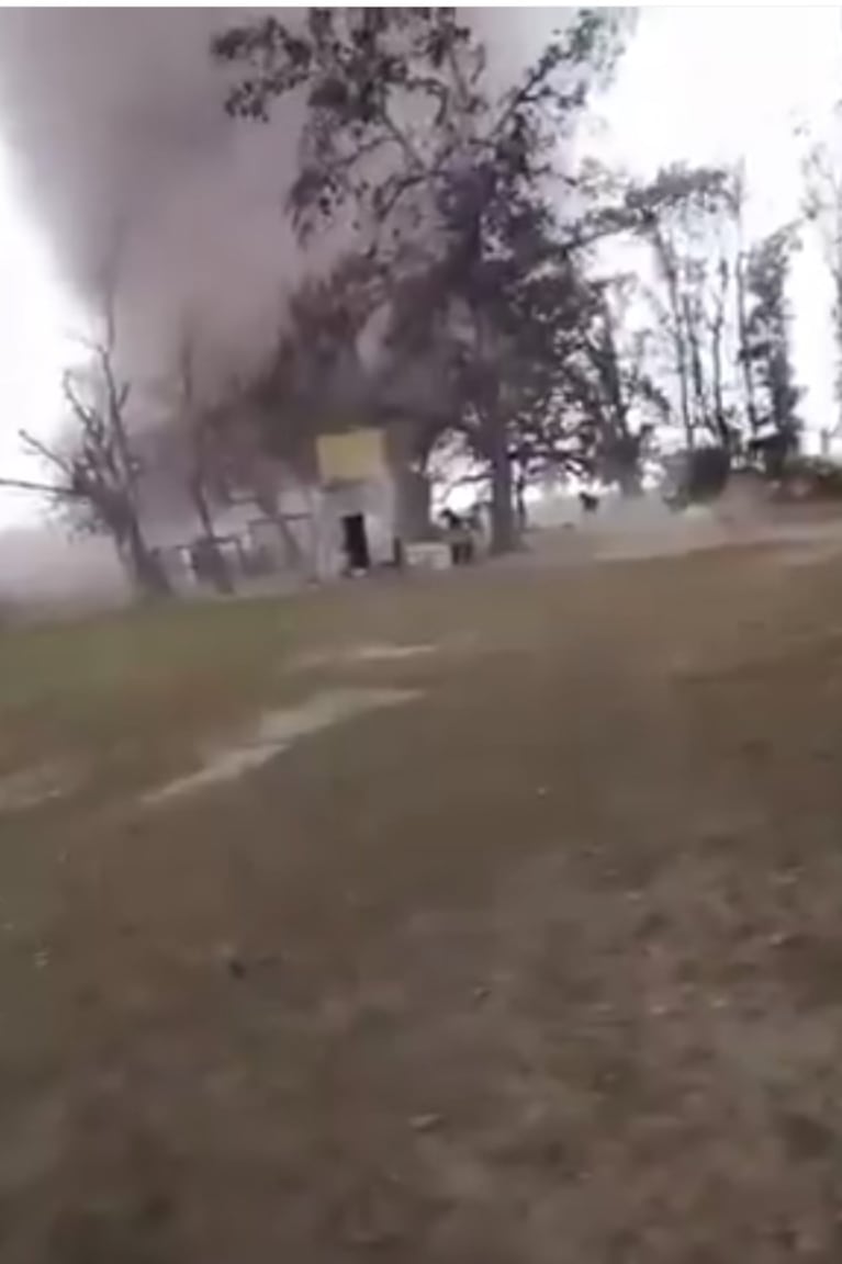 Caballo escapó por poco de un tornado 