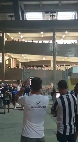 Carnaval albiazul: así salieron los hinchas de Talleres del Maracaná