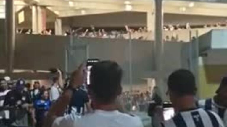 Carnaval albiazul: así salieron los hinchas de Talleres del Maracaná