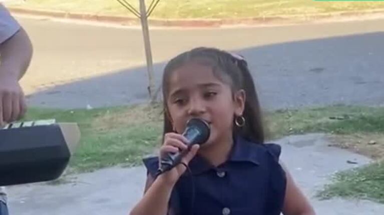 La Fran cantó "Celosa" de La Mona