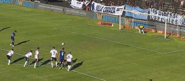 El gol de Sosa de penal para el 1-0 de Talleres a Riestra