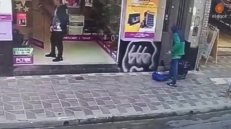 Robó un inodoro usado de una galería del centro