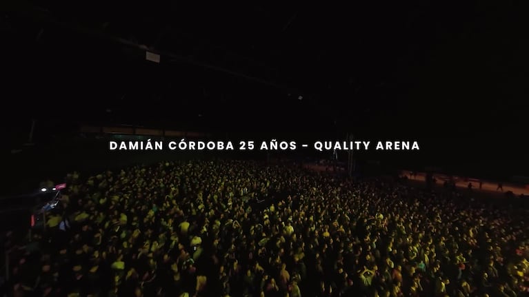 Damián Córdoba y Uriel Lozano juntos en un enganchado cuartetero