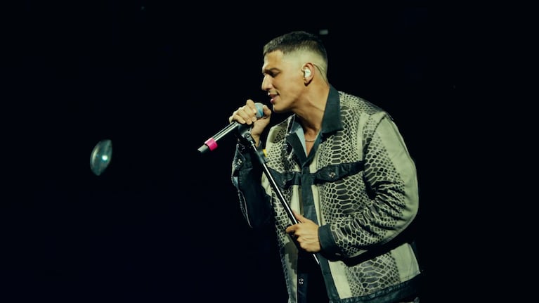 Q Lokura estrenó "Tus ojos no mienten" desde el Movistar Arena