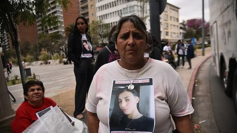 El llanto de la madre de Gabriela Pérez tras el inicio del juicio