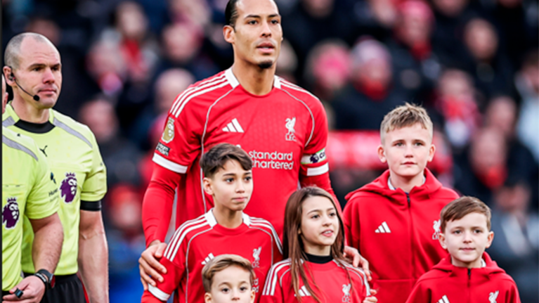 El emotivo homenaje con los hijos de Diogo Jota